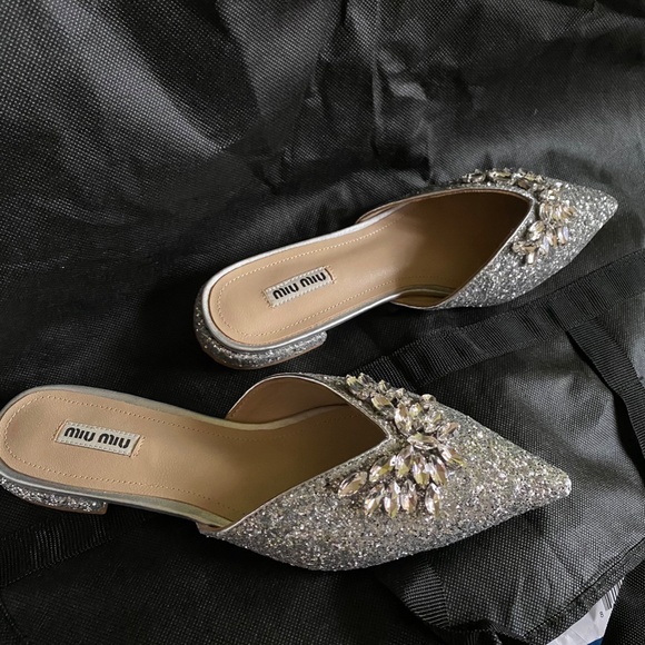 Dazzling Cinderella slippers. Miu Miu is the brand than never disappoints - Picture 10 of 10